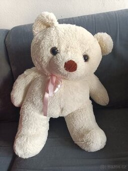 Plyšový medvídek s mašlí