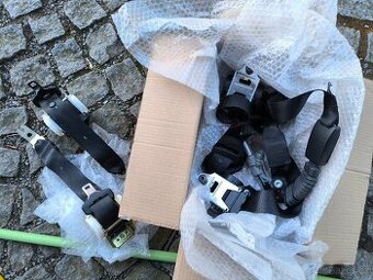 Sada bezpečnostních pásů BMW e61