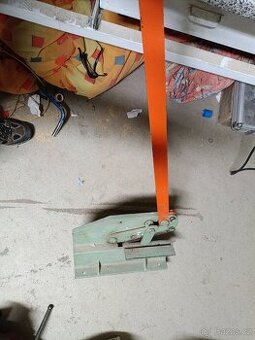 Pákové nůžky na plech – litinové, stolní