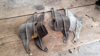 DKW Munga - plechové kryty manžet přední nápravy