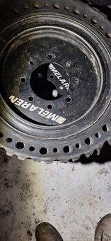 Kola pryžová na bobcat zn. mcLaren 2ks.