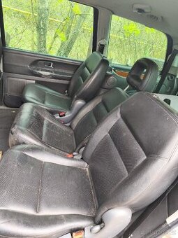 Kožené sedačky Sharan Alhambra Galaxy