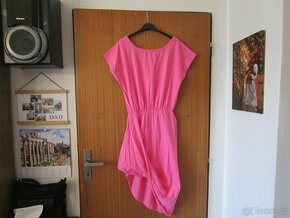 Pěkné růžové bavl. šaty, vel. S, v pase guma (60-70 cm)