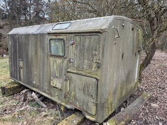 ZIL-131 SKŘÍŇOVÁ NÁSTAVBA HLINÍK obytná / sklad na nářadí