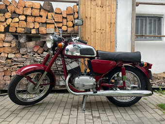 Motocykly v přípravě do prodeje