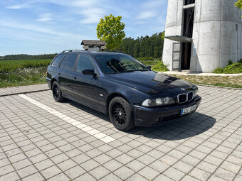 BMW E39 530i 2001