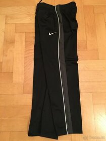 Tepláky Nike