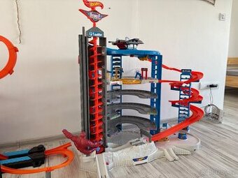 Mattel Hot Wheels City Super Ultimate Garage- nejvetsi garaz