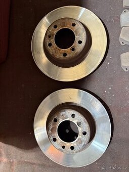 Přední kotouče + desky BMW e38 CENA ZA KOMPLET
