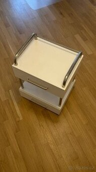 Retro malý komodový stolek ve stylu Bauhaus
