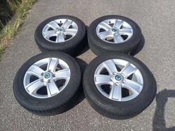 Alu kola Š.Octavia II/VW Caddy + letní pneu 205/60R15 Uniroy