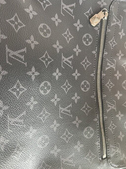 Taška Louis Vuitton District přes rameno - použitá