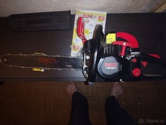 Red Technik Chainsaw RTPSPOO35 Benzínová řětězová pila