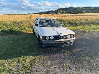 BMW 320 e21