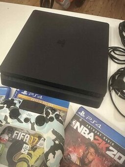 PLAYSTATION 4 SLIM 1 TB + HRY + PŘÍSLUŠENSTVÍ