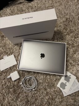 Apple Macbook Air 13" 2020, M1 8-core 8GB/256GB - 1