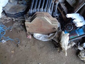 Prodám přední originální závaží belarus a zetor II. UŘ