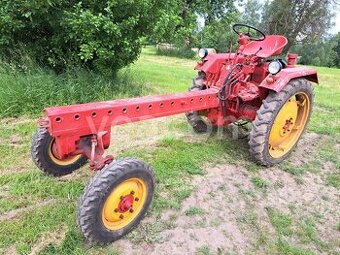 Díly na traktor RS 09