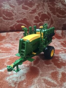 Secí stroj pro RC traktory