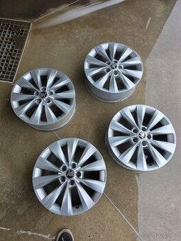 Kola Castor 16" + pneu pro Škodu Kamiq/Scala