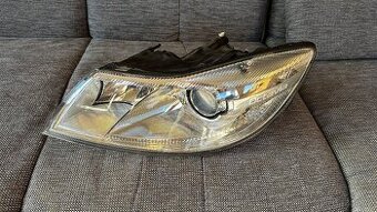 Skoda Octavia2 L svetlo xenon