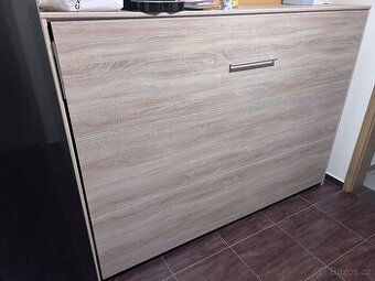 Sklápěcí postel s roštem a matrací