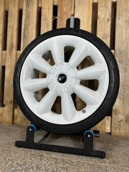 Alu kola 5x112 r18 s pneu (zr77)