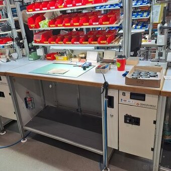 Montážní stoly - 1