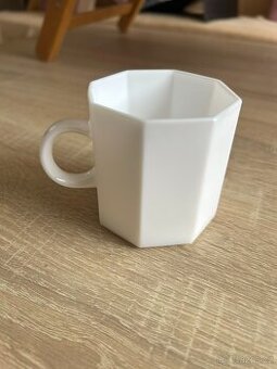 Hrnek z mlečného skla 250 ml - Acropal Francie