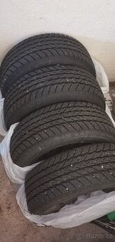 Zimní pneu na discích 205 65 R15 Peugeot , Citroen
