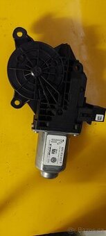 Motorek stahování okna