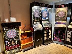 Šipkový automat, šipky, terč