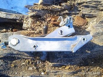 Skoda Fabia: originál zvedák pěkný,150k.c.