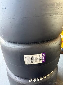 Nové slicky Hoosier 310/650 r18