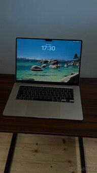 MacBook Air 15" M2 8/512 hvězdně bílý jako nový