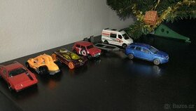 6x auto- Ambulance,Volvo s vozíkem, Austin Mini Cooper,Delor