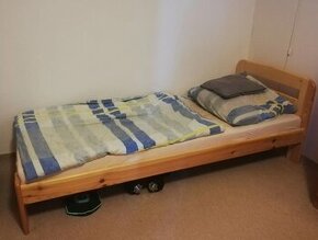 Dřevěná postel 80x200 s roštem a matrací