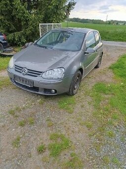 VW Golf 5 1,6 75 KW