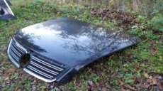 Černá kapota VW Phaeton