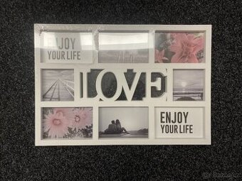 Bílý rámeček na 8 fotografií s nápisem LOVE NOVÝ