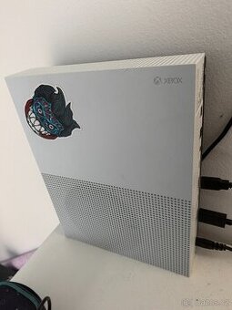 Xbox One S All digital edition 1TB + 1 ovladač