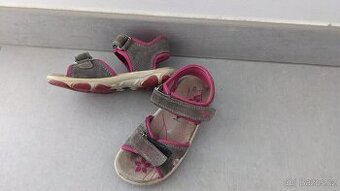 Superfit sandaly 27