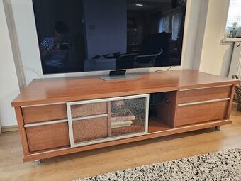 TV stolek