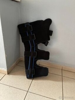 Ortéza kolenního kloubu Ortika OR3BII, vel. L