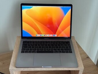 MacBook Pro 2017 / i5 / 8GB RAM / 256GB SSD