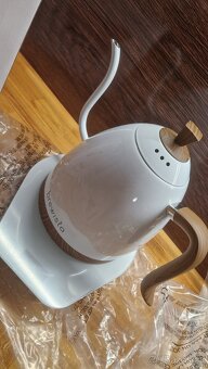 Digitální rychlovarná konvice Brewista Artisan Pearl White