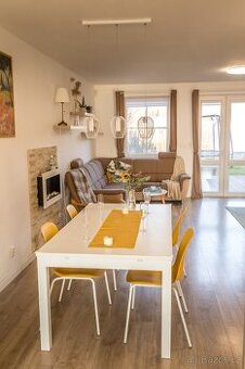 Rozkládací stůl IKEA Bjursta (175 či 240 x 90 cm) + 4 židle