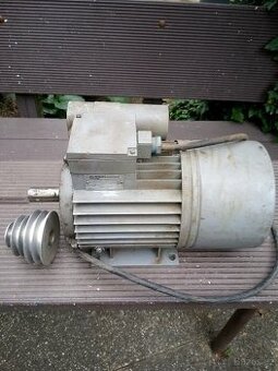 Prodej motoru na 220V
