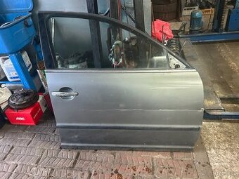 VW Passat B5.5 - pravé přední dveře