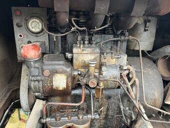 Motor tříválec slavia
